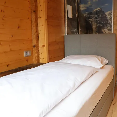 Alpen Lodge Berwang Exterior photo